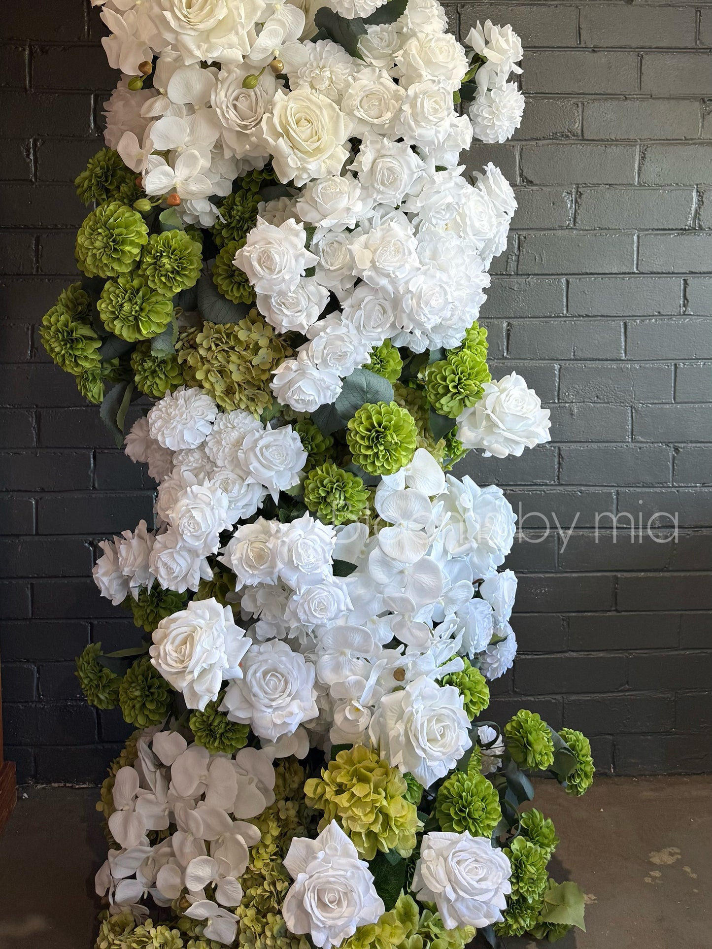 Silk White/Green Tower